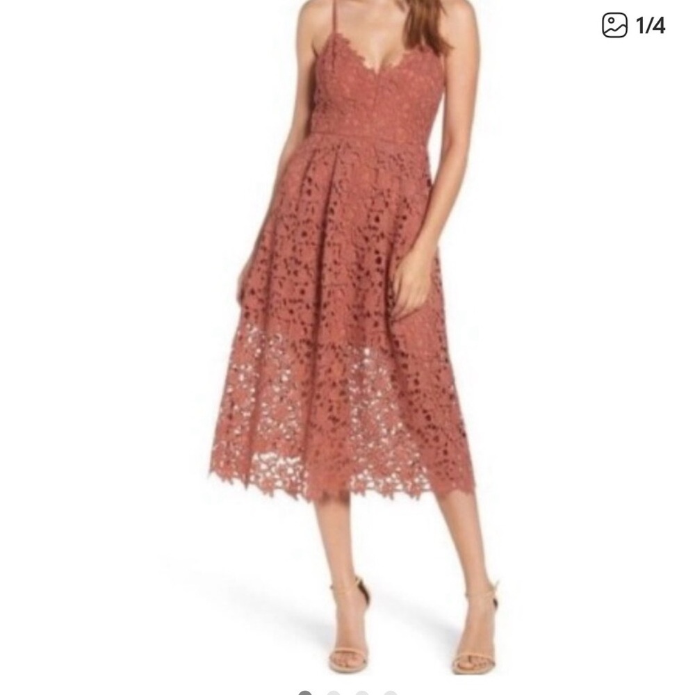 Astr Lace Midi Dress in rust | size small